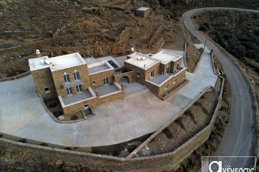 Ανέγερση συγκροτήματος κατοικιών Άξαχας, Τήνος